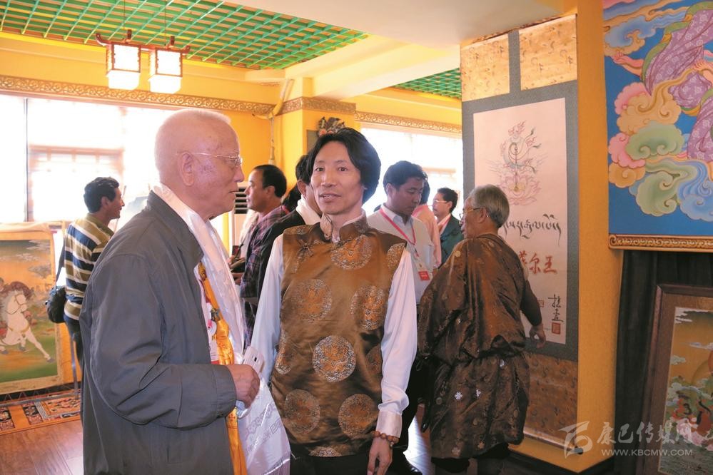 རིག་གནས་རྒྱུན་འཛིན་བྱས་ནས་བདེ་སྐྱིད་འཚོ་བ་མཉམ་དུ་རོལ།